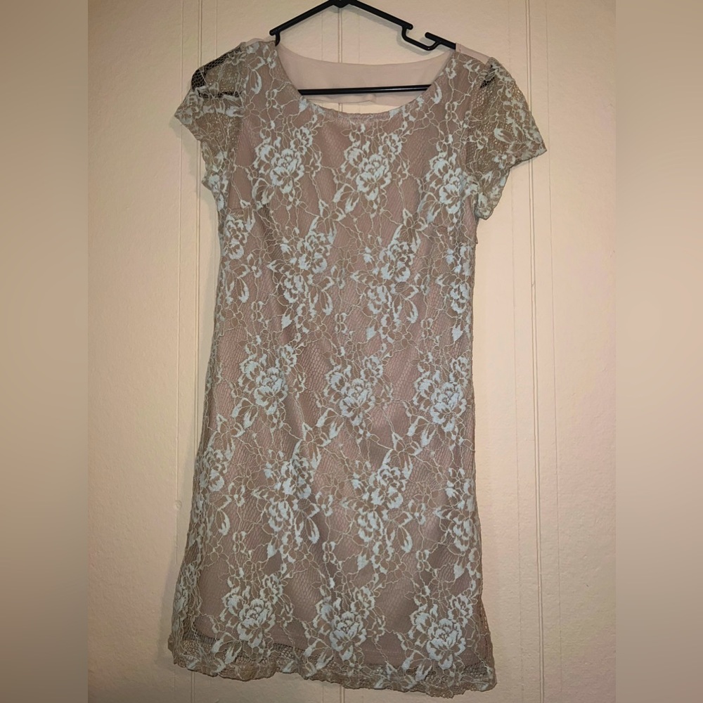 Beige and white lace fitted dress